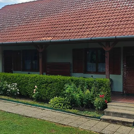Aurora Ház Apartman *